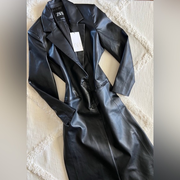 Zara Women's Black Coat - Picture 2 of 10